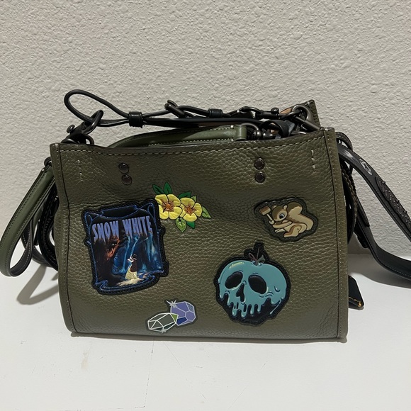 Disney X Coach 1941 Rogue 25 Dark Fairytale Snow White Army Green Limited - Picture 12 of 13